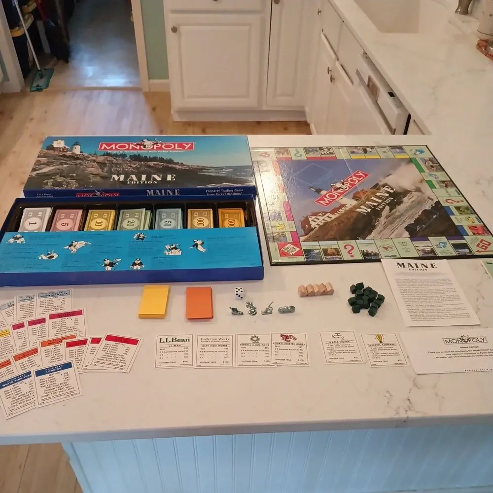 Monopoly Board Game Maine Edition Vintage 1999 USAopoly